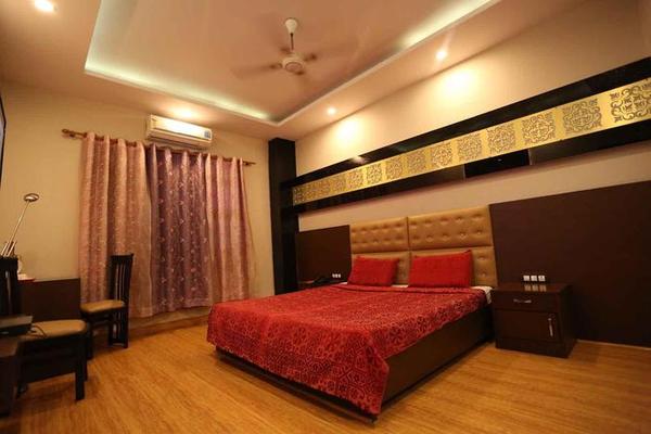 Kanak Garden Resort & Party-Lawn